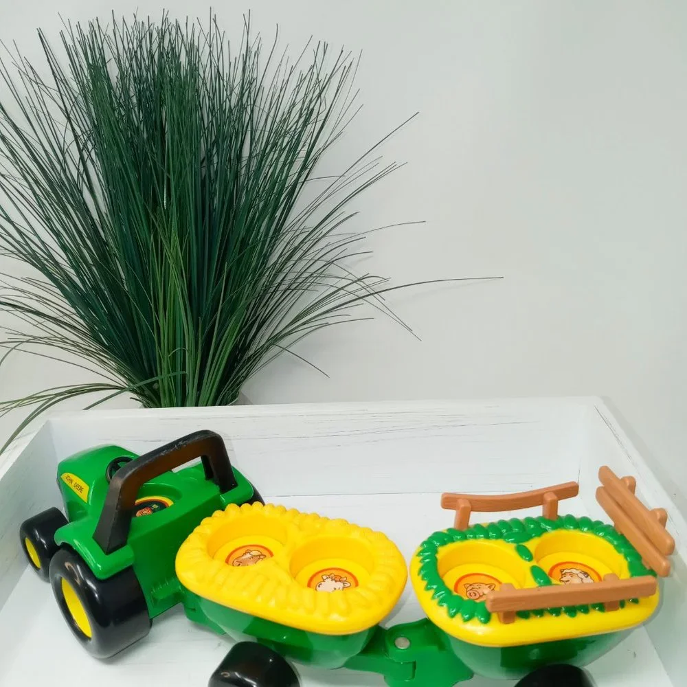 John Deere Toy Tractor & Trailer